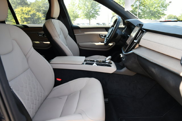 Certified 2026 Volvo XC90 B6 Plus AWD/4WD image 28