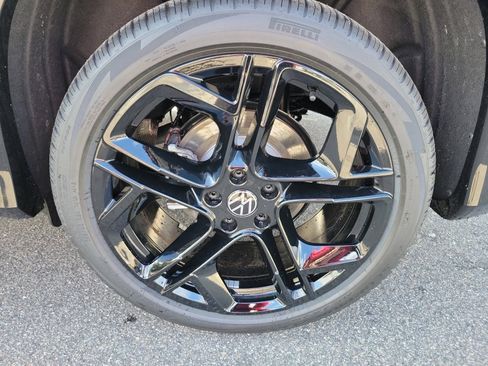 New 2026 Volkswagen Tiguan SE R-Line FWD image 22