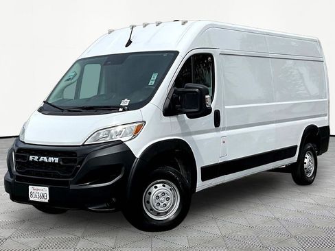 Used 2023 RAM ProMaster 2500 FWD image 3