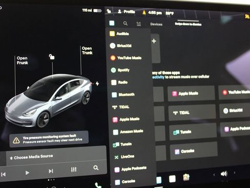 Used 2021 Tesla Model 3 Standard Range Plus image 19