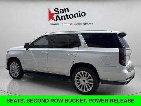 Used 2021 Cadillac Escalade Luxury RWD image 3