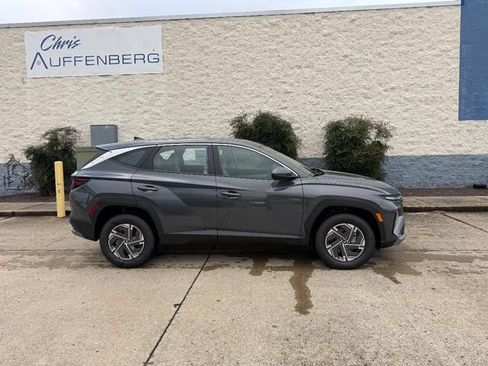 New 2026 Hyundai Tucson Blue SE AWD/4WD image 2