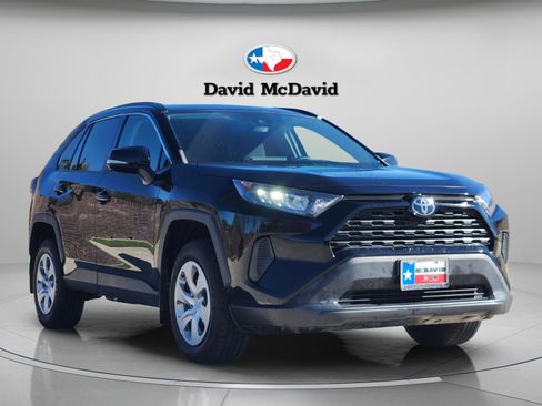 Used 2021 Toyota RAV4 LE w/ Carpet Mat Package (TMS) FWD image 7