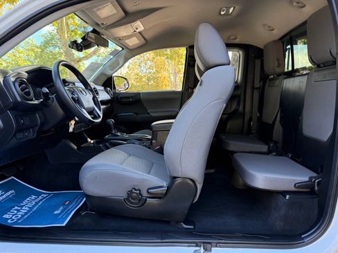 Used 2022 Toyota Tacoma SR RWD image 15