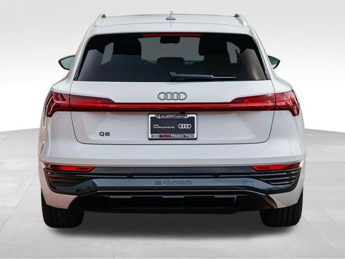 Used 2024 Audi Q8 e-tron Premium Plus image 6