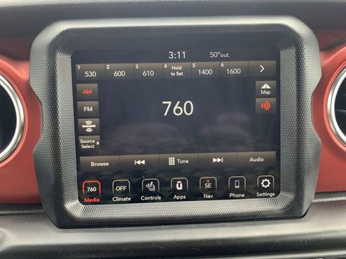 Used 2023 Jeep Wrangler Unlimited Rubicon w/ Cold Weather Group AWD/4WD image 13