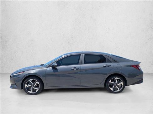 Used 2023 Hyundai Elantra SEL w/ Convenience Package FWD image 9