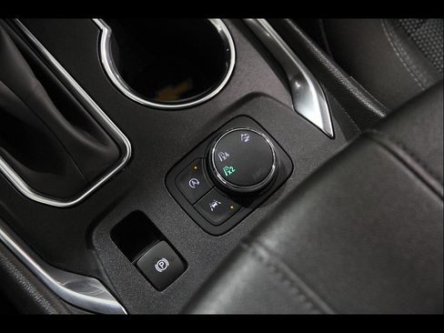 Certified 2023 Chevrolet Traverse LT AWD/4WD image 17