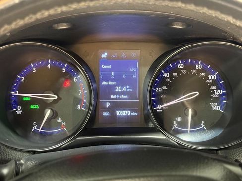 Used 2019 Toyota C-HR XLE FWD image 12