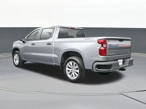 Used 2025 Chevrolet Silverado 1500 Custom image 9