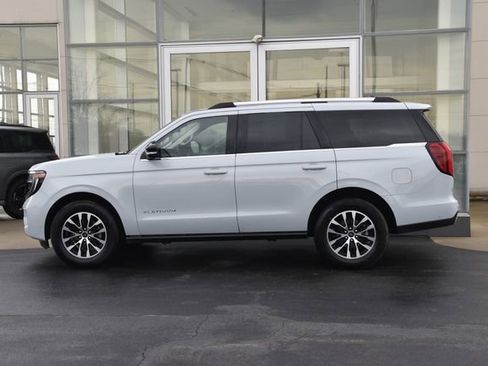 Used 2025 Ford Expedition Platinum image 10