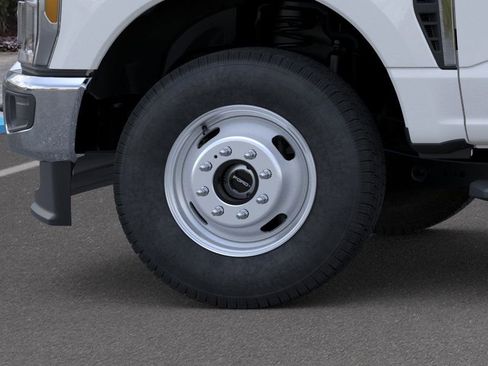 New 2026 Ford F350 XL w/ XL Chrome Package image 19