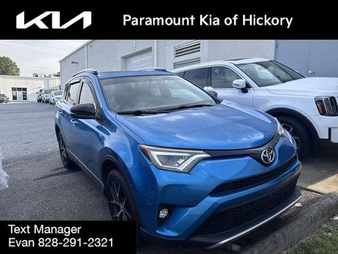 Used 2016 Toyota RAV4 SE image 3