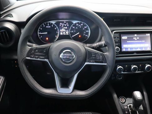 Used 2020 Nissan Kicks S FWD image 9