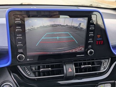 Used 2022 Toyota C-HR XLE image 20
