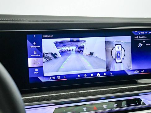Used 2025 BMW 740i w/ Premium Package RWD image 24
