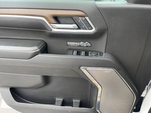 Used 2024 Chevrolet Silverado 1500 High Country w/ Max Trailering Package AWD/4WD image 12