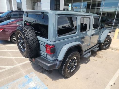 Used 2024 Jeep Wrangler Unlimited Rubicon 4xe AWD/4WD image 4