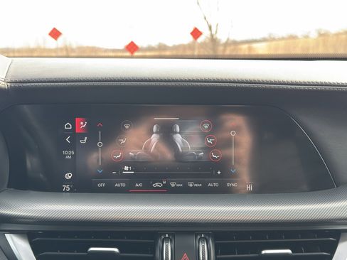 Used 2024 Alfa Romeo Stelvio Ti image 25