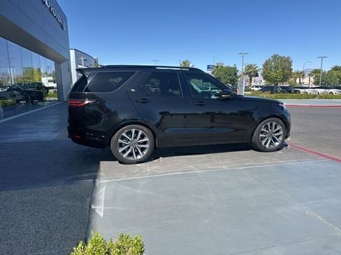 Certified 2025 Land Rover Discovery Dynamic SE AWD/4WD image 4
