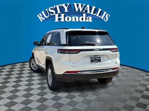 Used 2024 Jeep Grand Cherokee Laredo X w/ Luxury Tech Group I AWD/4WD image 3