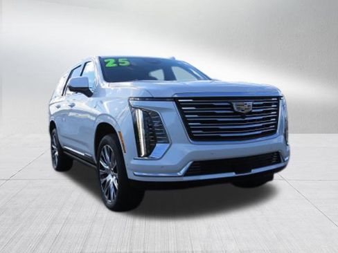 Certified 2025 Cadillac Escalade Premium Luxury Platinum image 9