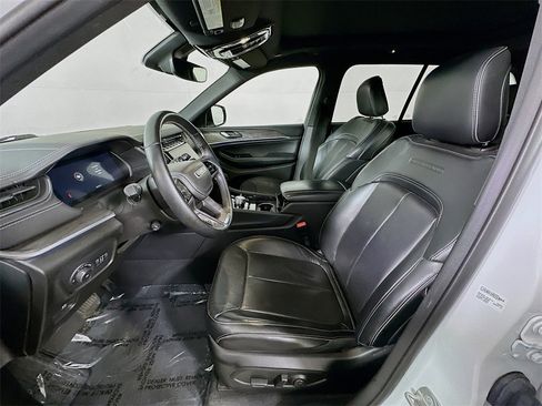 Used 2022 Jeep Grand Cherokee Overland image 15