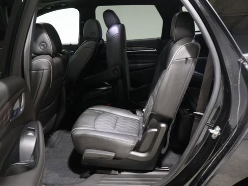 Used 2023 Buick Enclave Avenir w/ Avenir Technology Package image 20