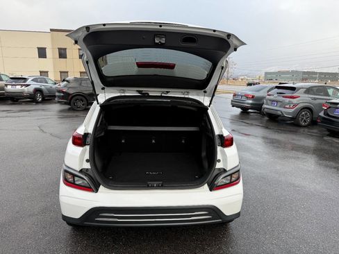 Used 2023 Hyundai Kona SE image 19