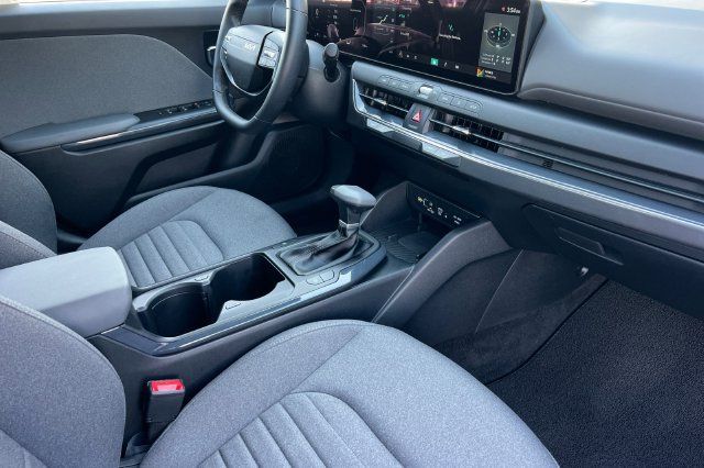 Used 2025 Kia K4 EX FWD image 18
