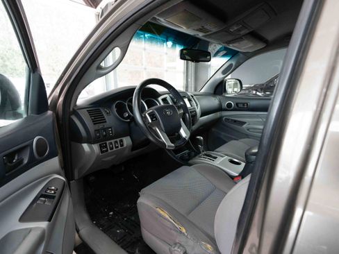 Used 2013 Toyota Tacoma 4x4 Access Cab V6 image 8