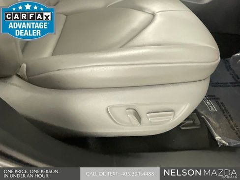 Used 2021 Toyota Highlander XLE AWD/4WD image 29