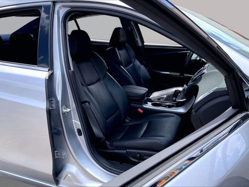 Used 2020 Acura TLX w/ Technology Package FWD image 9