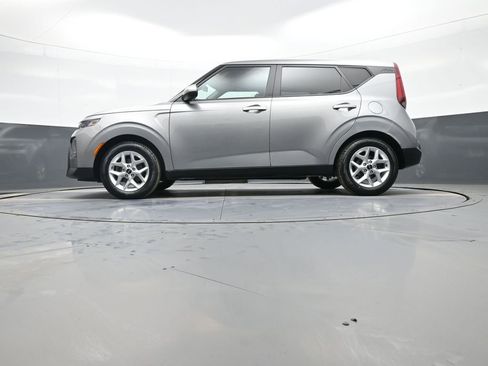 Certified 2022 Kia Soul LX w/ Technology Package image 31
