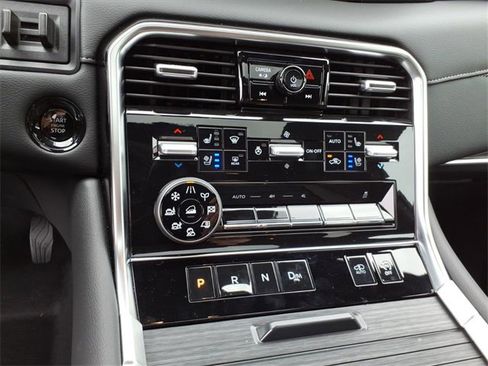 Used 2025 Nissan Armada Platinum Reserve image 13