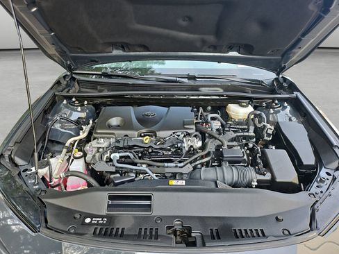 Used 2025 Toyota Camry SE FWD image 38