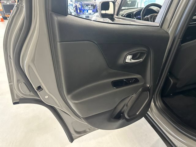 Used 2020 Jeep Renegade Altitude AWD/4WD image 26