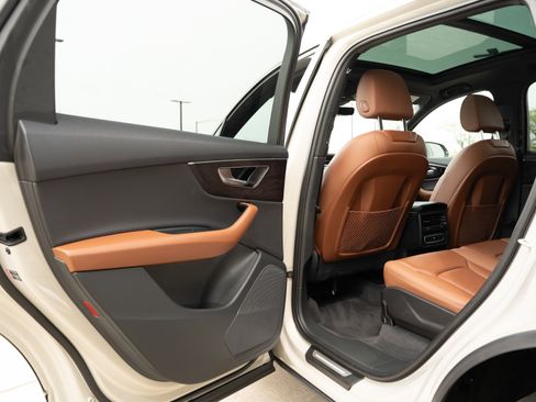 Certified 2023 Audi Q7 2.0T Premium w/ Convenience Package AWD/4WD image 28