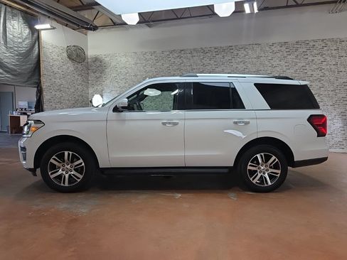 Used 2024 Ford Expedition Limited AWD/4WD image 4
