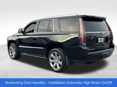 Used 2020 Cadillac Escalade Premium Luxury image 24