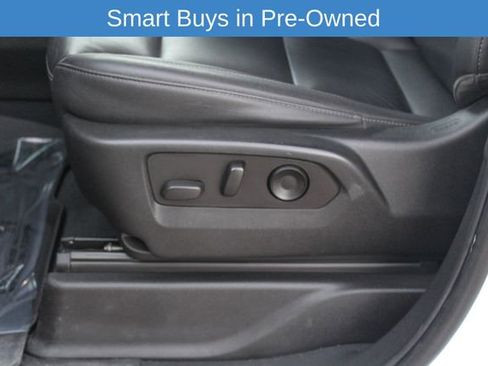 Used 2022 Chevrolet Suburban Z71 w/ Luxury Package image 19