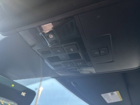 Used 2021 Volkswagen Atlas Cross Sport SEL image 30