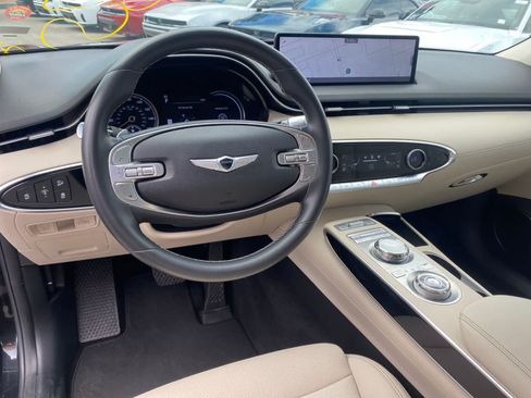 Used 2025 Genesis GV70 2.5T AWD/4WD image 11