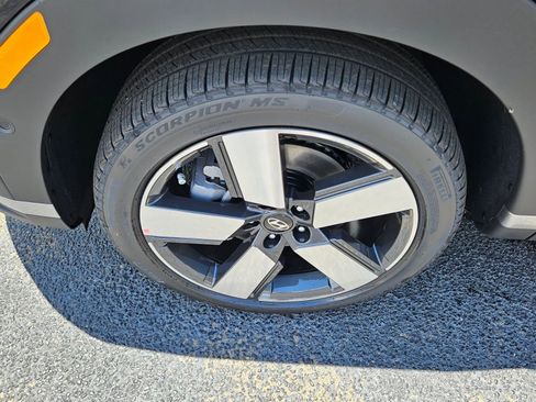 New 2025 Hyundai Santa Fe Limited FWD image 16