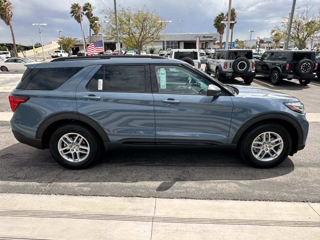 New 2026 Ford Explorer Active RWD image 9