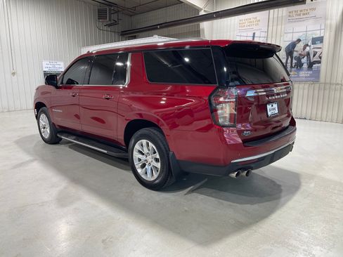 Used 2024 Chevrolet Suburban Premier AWD/4WD image 6