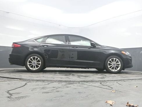 Used 2019 Ford Fusion SE FWD image 38