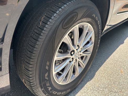 Certified 2024 Buick Enclave Premium image 36