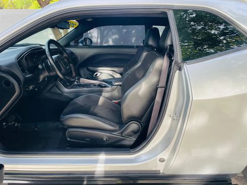 Used 2022 Dodge Challenger R/T w/ Plus Package image 9