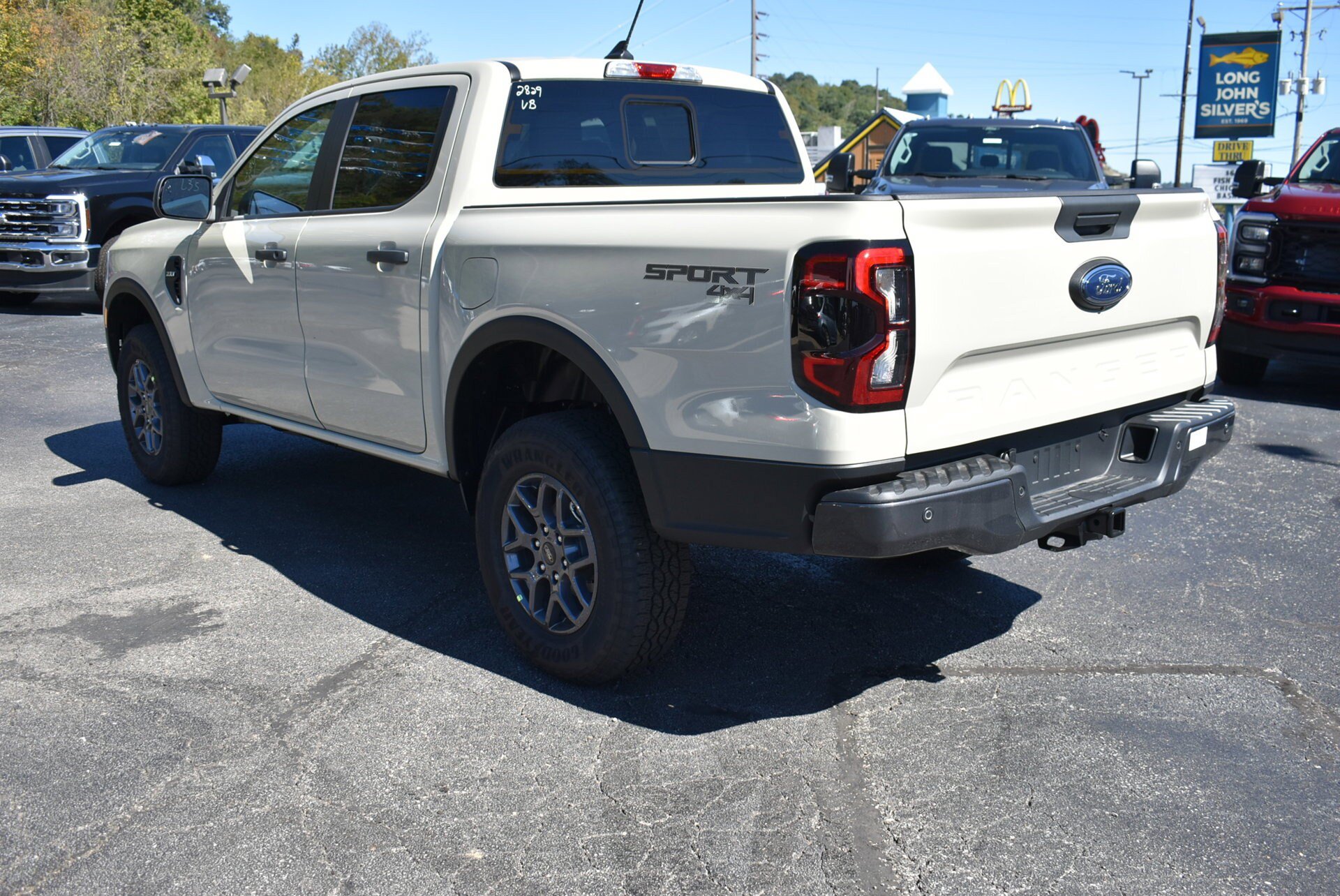 New 2026 Ford Ranger XLT w/ Equipment Group 301A High AWD/4WD image 8